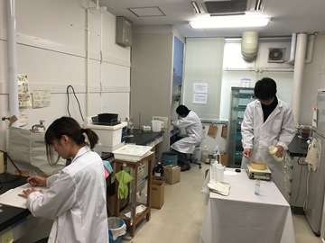 金属錯体の合成風景